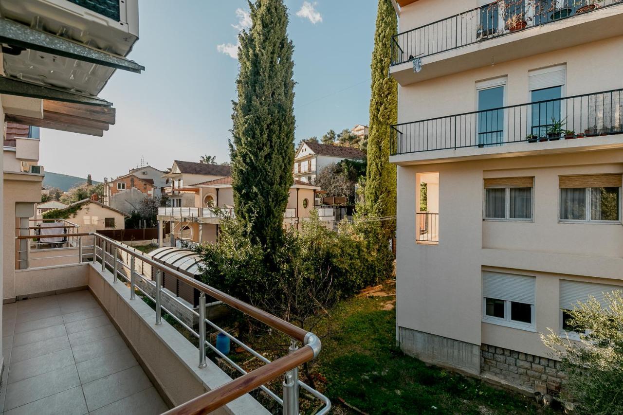 Apartments Rivijera 헤르섹 외부 사진