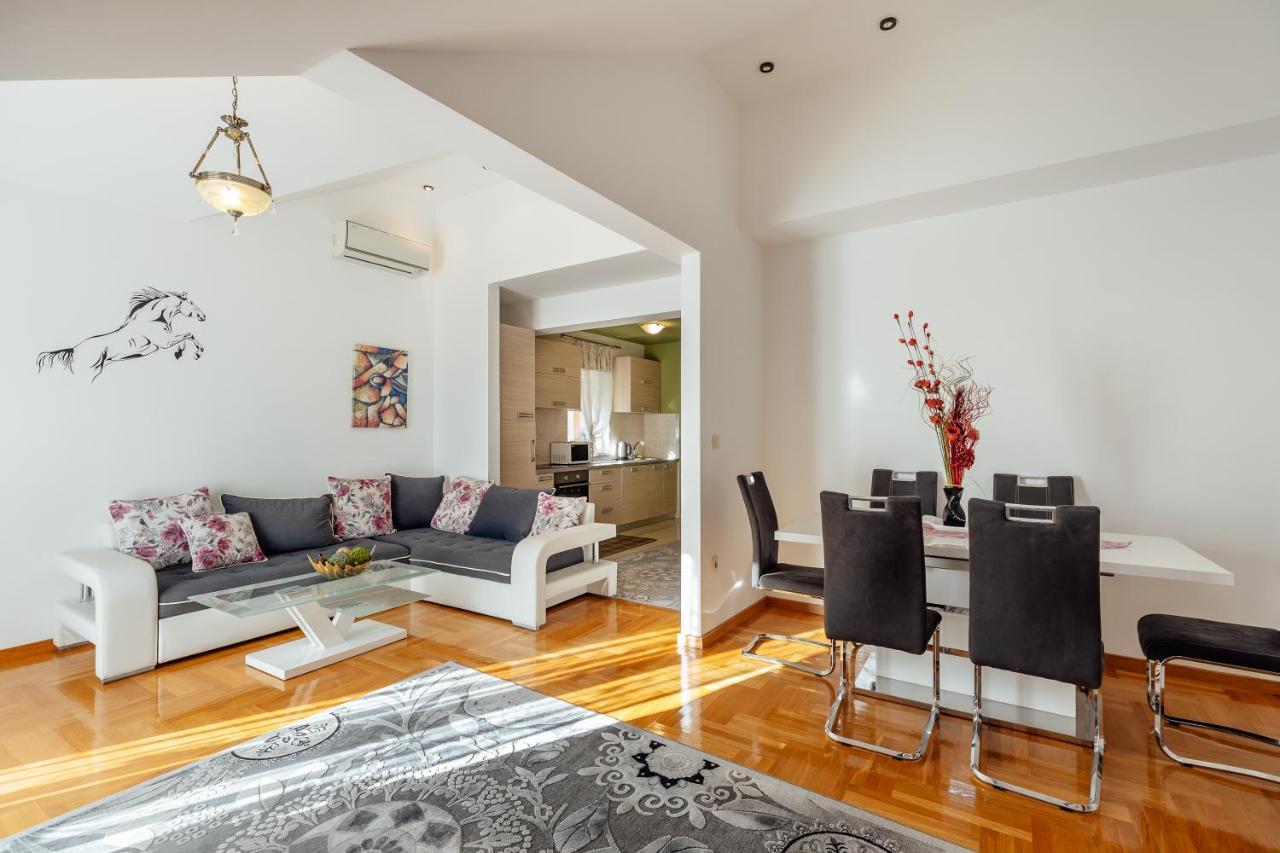 Apartments Rivijera 헤르섹 외부 사진