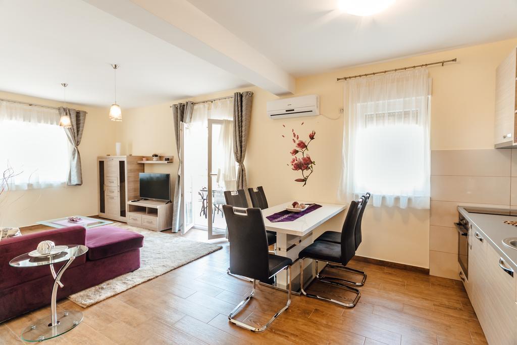 Apartments Rivijera 헤르섹 외부 사진