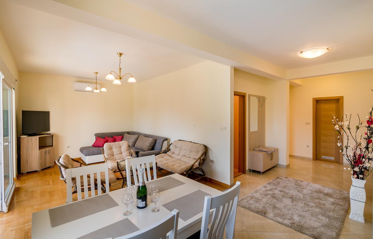 Apartments Rivijera 헤르섹 외부 사진